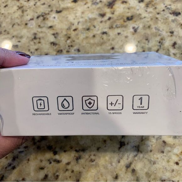 Ultrasonic Facial Brush M4 by Microderm GLO - Picture 4 of 4